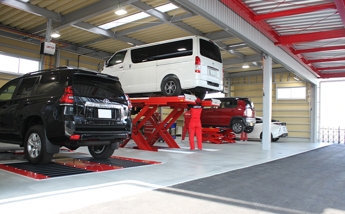 最新設備の整備工場